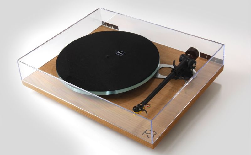 Rega PLANAR 3 - Oak - Platenspeler