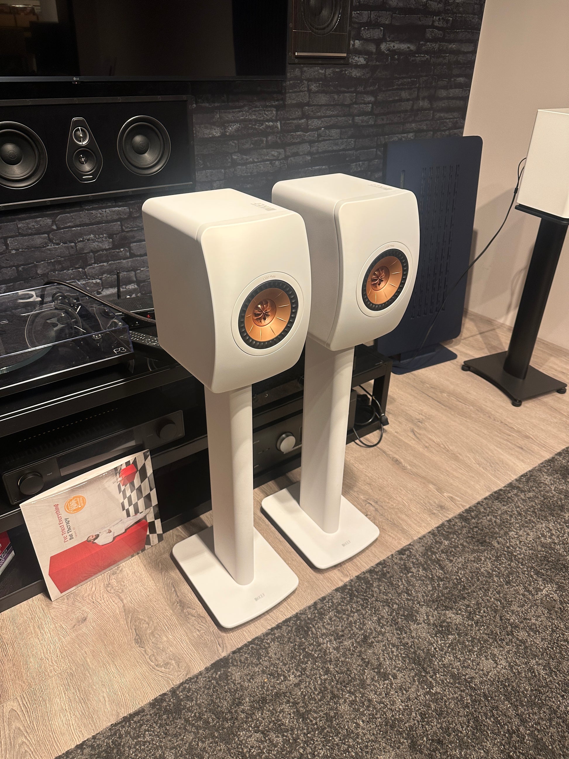 KEF LS50 Meta + Stands, Wit (tweedehands) - Luidsprekers