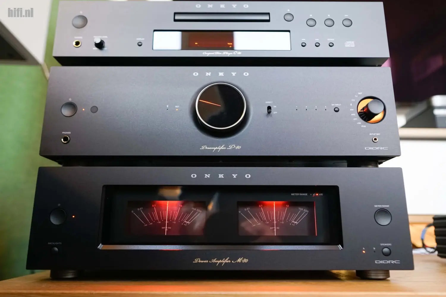 Review Onkyo P80 en M80 hifi.nl